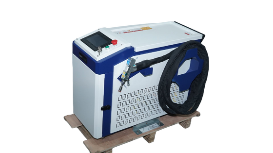 HandHeld Fiber Laser Welding Machine 1000w-3000w With Auto Wire Feeder